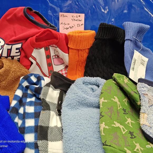 Dog Outfit Bundle ( Xtra Small 4 to 6 Pound Pets ) Brand New Save with a BundlE